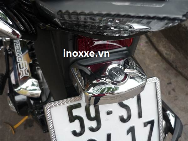 Đồ chơi xe Nouvo SX_Đuôi đèn mạ crom